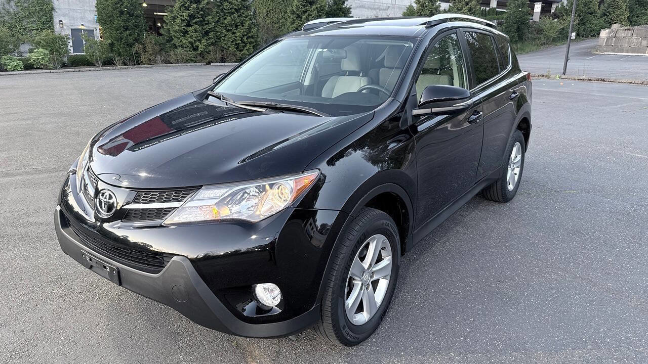 Used 2014 Toyota RAV4 XLE AWD/4WD image 6