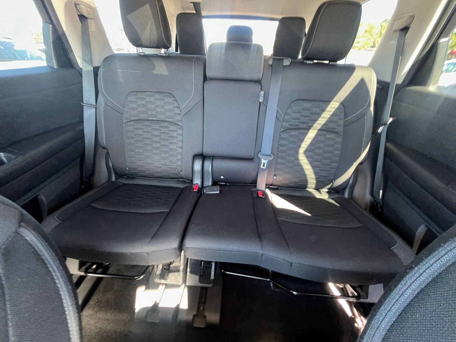 Used 2025 Nissan Pathfinder SV AWD/4WD image 36
