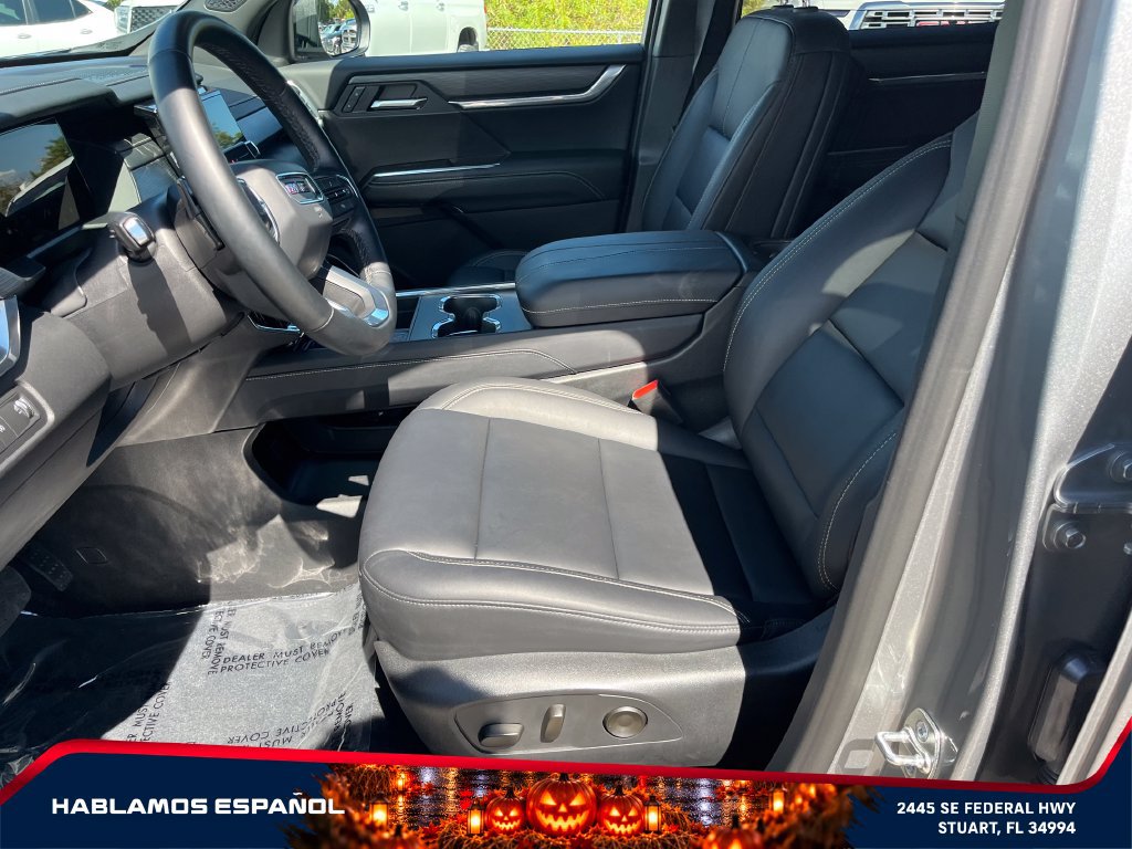 Used 2026 GMC Acadia Elevation w/ Elevation Premium Package FWD image 9