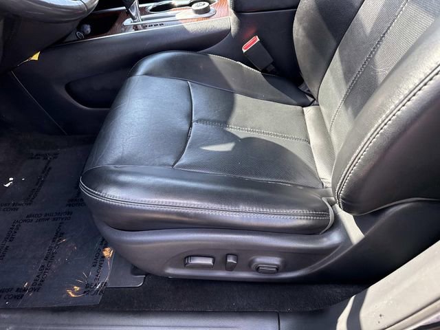 Used 2017 Nissan Pathfinder Platinum w/ Family Entertainment Package AWD/4WD image 15