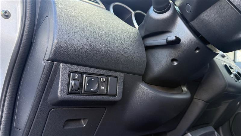 Used 2007 Nissan Versa Hatchback w/ Convenience Pkg FWD image 13