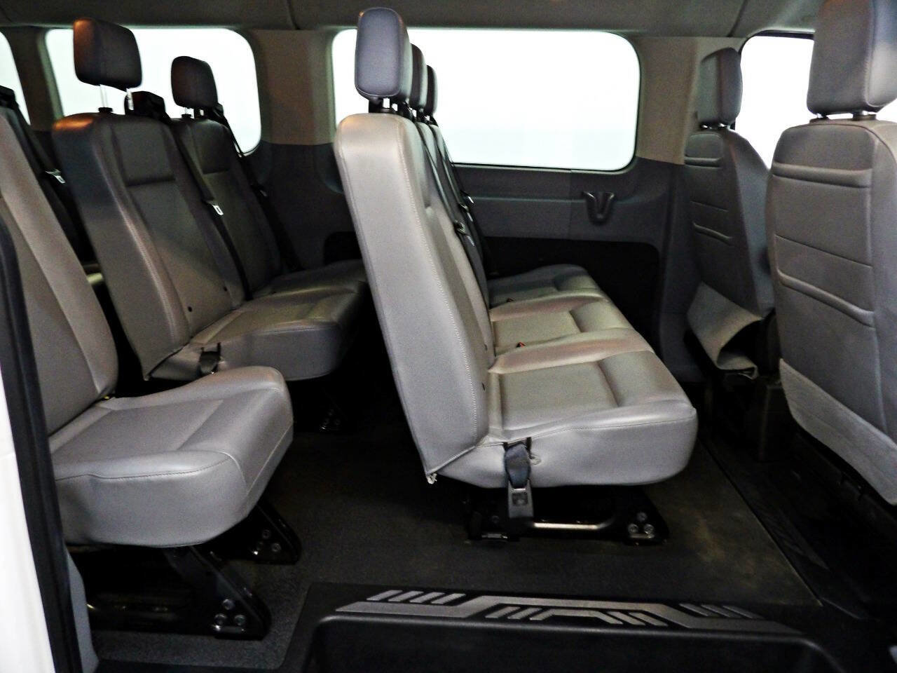 Used 2018 Ford Transit 350 XL RWD image 9