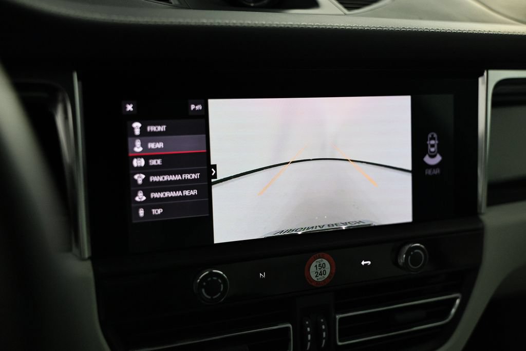 Certified 2026 Porsche Macan AWD/4WD image 39