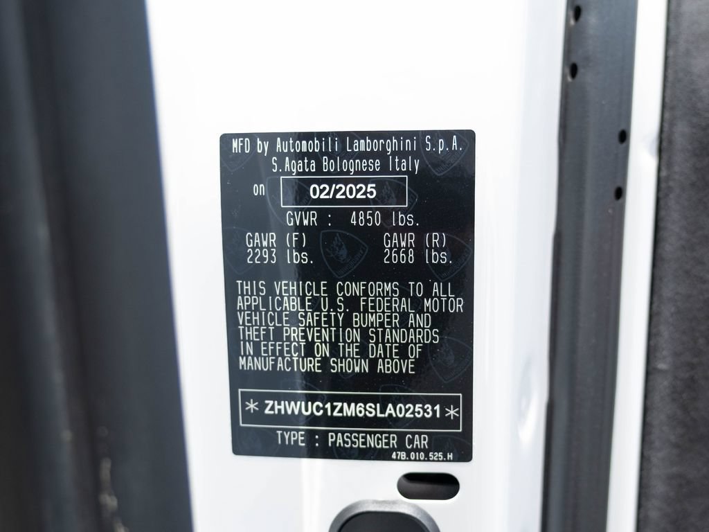 Used 2025 Lamborghini Revuelto AWD/4WD image 34