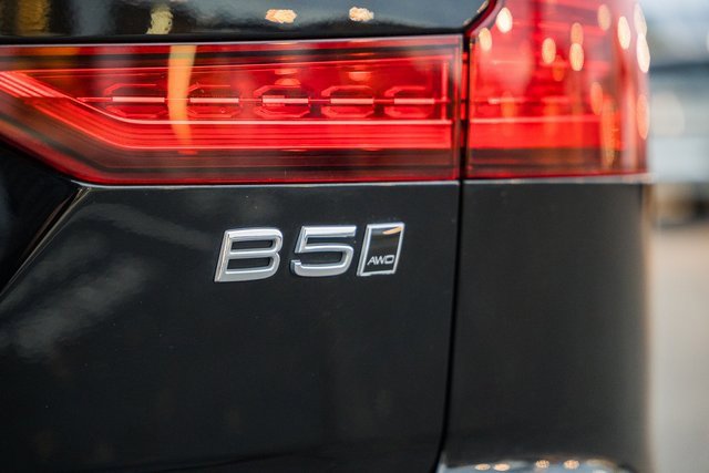 Used 2023 Volvo V60 B5 Cross Country Plus image 8