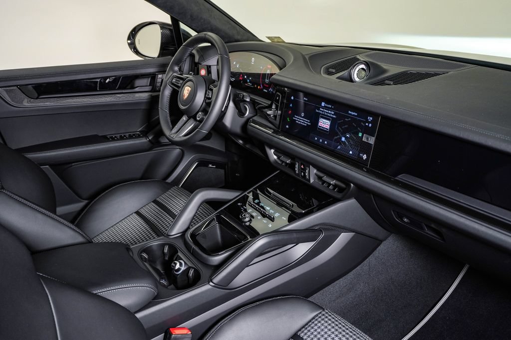 New 2026 Porsche Cayenne GTS AWD/4WD image 14