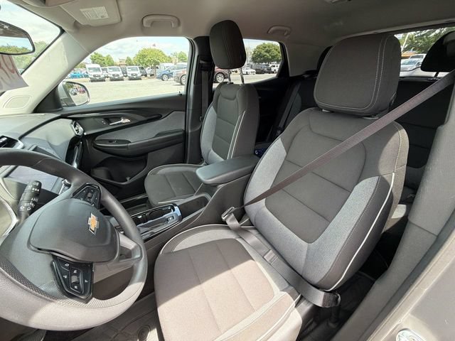 Used 2023 Chevrolet TrailBlazer LT FWD image 11
