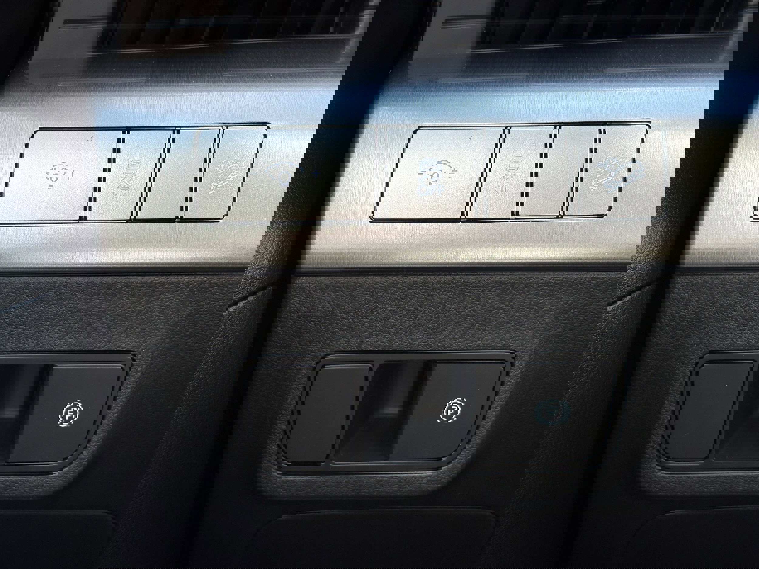 Used 2025 Hyundai Kona SEL image 18