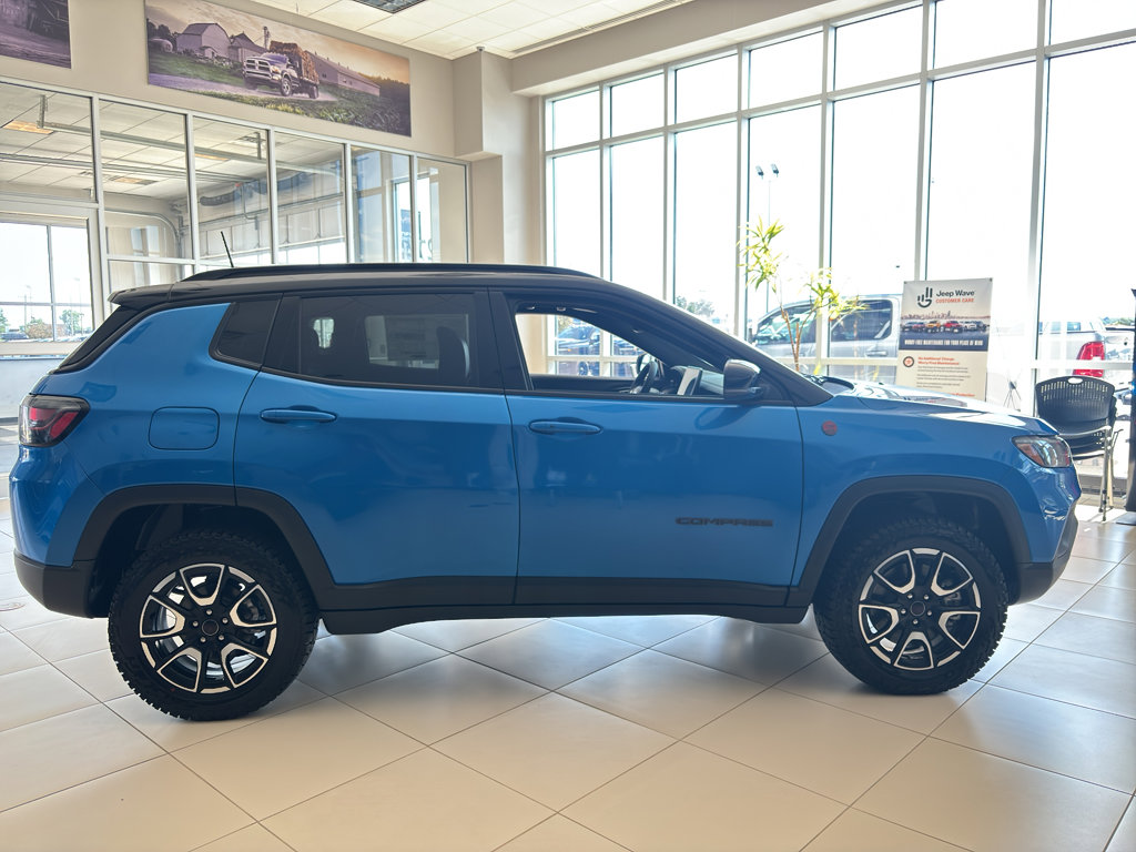 New 2025 Jeep Compass Trailhawk w/ Trailhawk Elite Group image 5