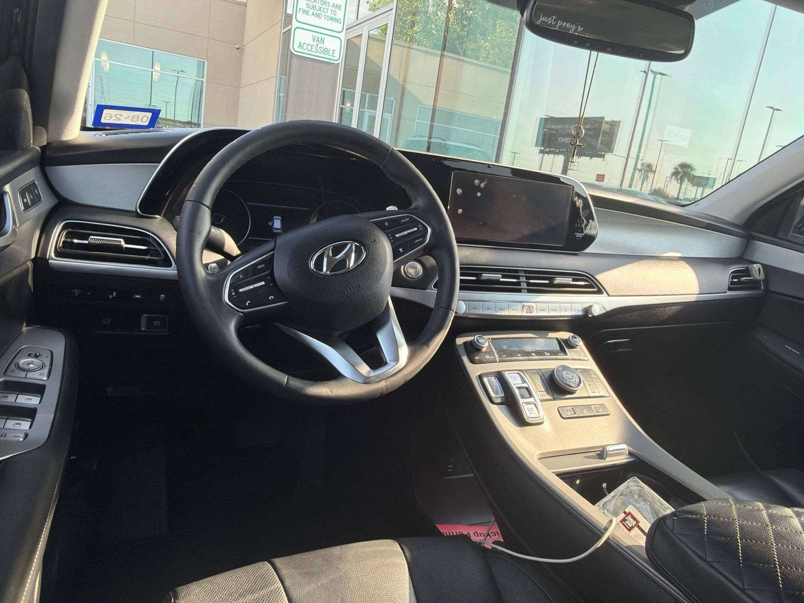 Used 2022 Hyundai Palisade SEL w/ Premium Package FWD image 11