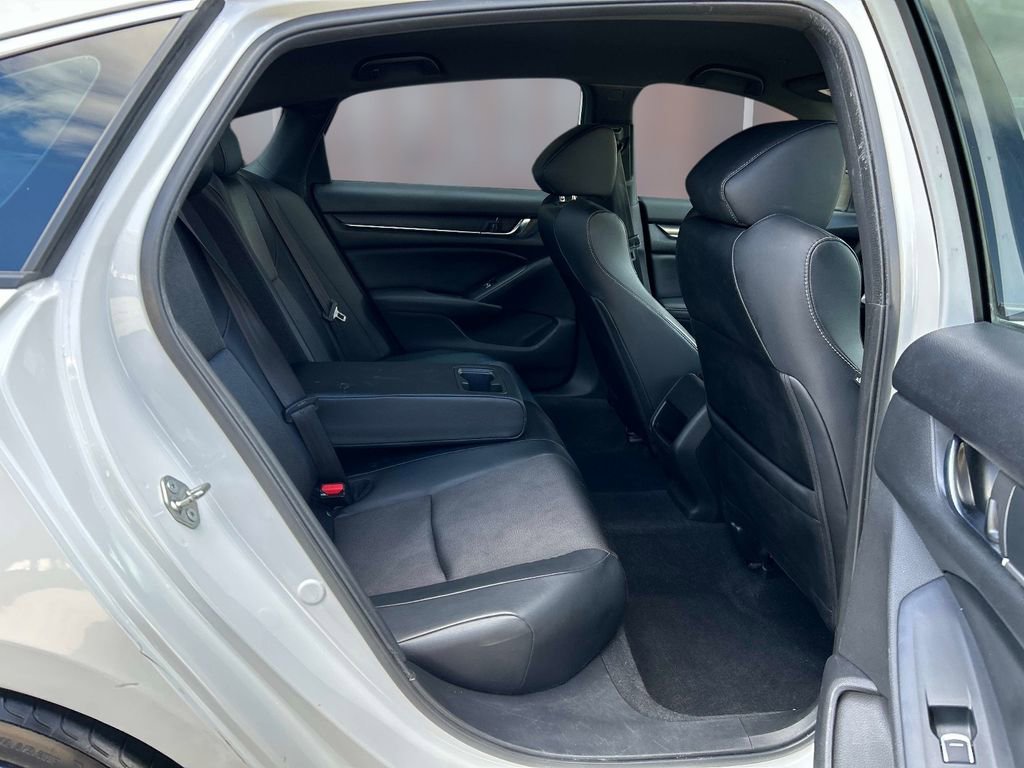 Used 2018 Honda Accord Sport image 14