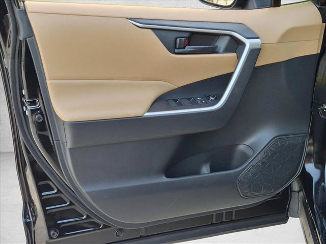 Used 2024 Toyota RAV4 LE AWD/4WD image 12