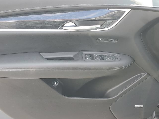 Certified 2022 Cadillac XT5 Premium Luxury w/ LPO, Floor Liner Package AWD/4WD image 11