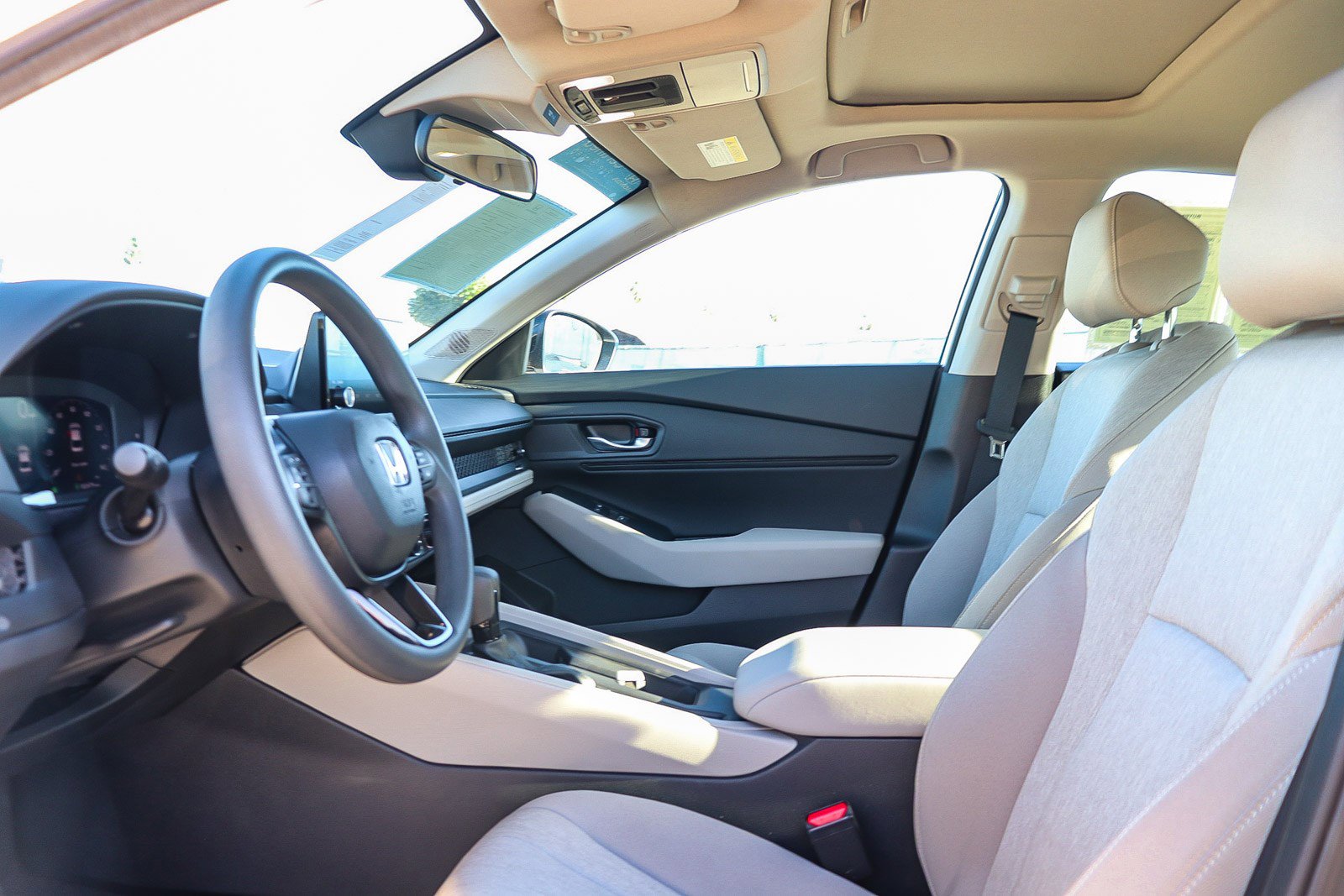 Certified 2025 Honda Accord SE image 18