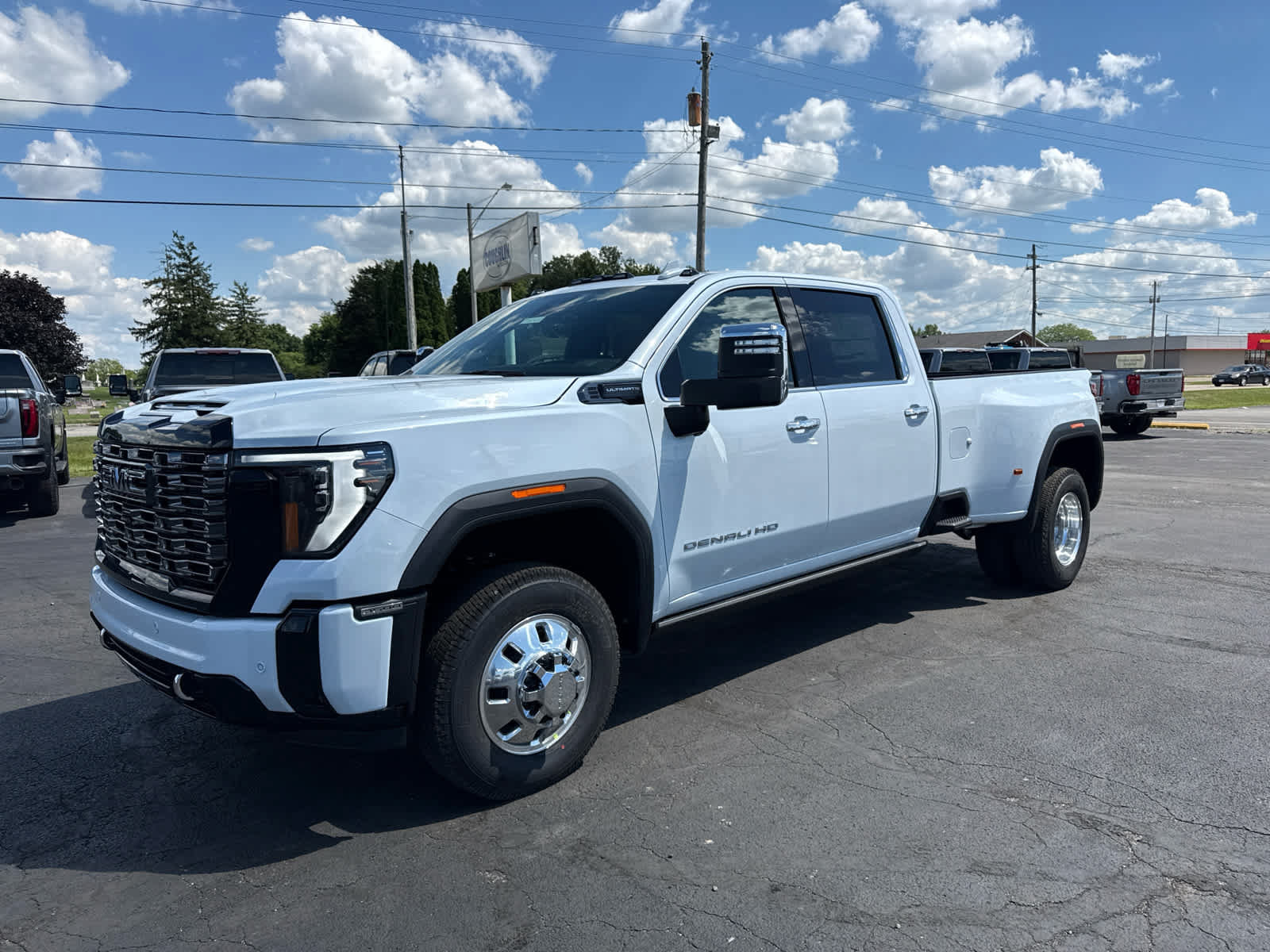 New 2026 GMC Sierra 3500 Denali Ultimate w/ LPO, Black Badging Package