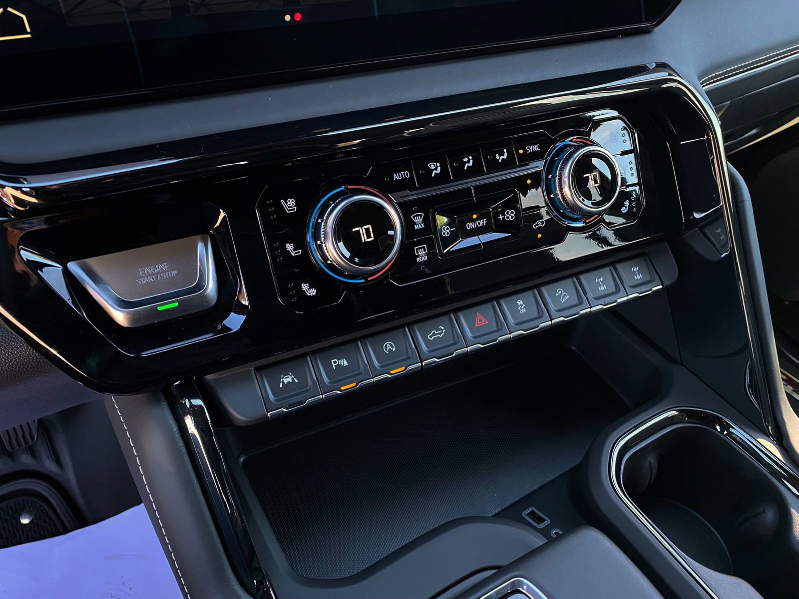 Used 2024 GMC Sierra 1500 AT4X image 19