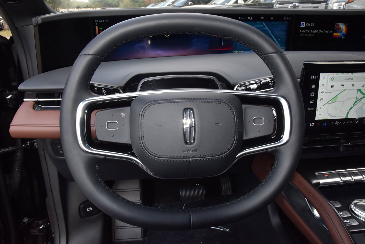 New 2026 Lincoln Nautilus Reserve AWD/4WD image 22