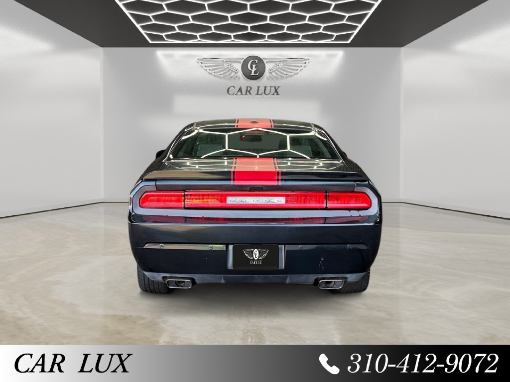 Used 2013 Dodge Challenger SXT RWD image 4