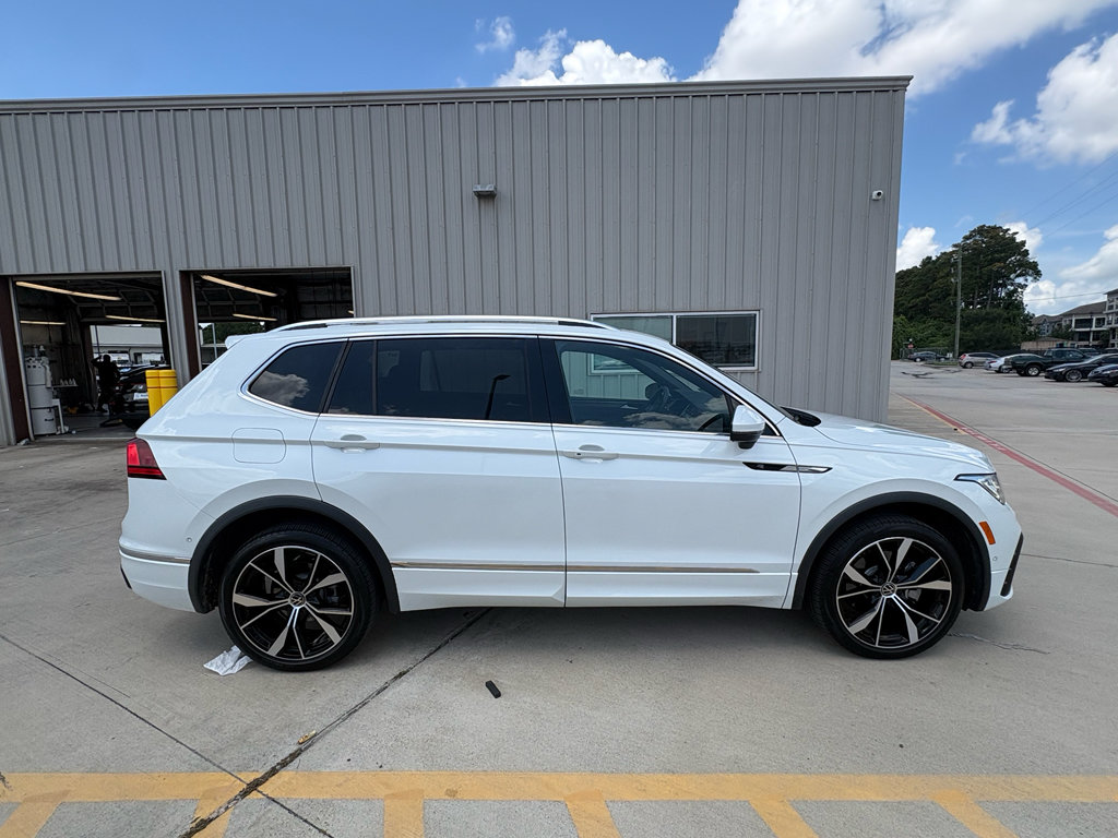 Used 2024 Volkswagen Tiguan SEL R-Line AWD/4WD image 9