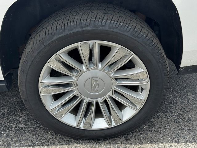 Used 2020 Cadillac Escalade Platinum RWD image 11