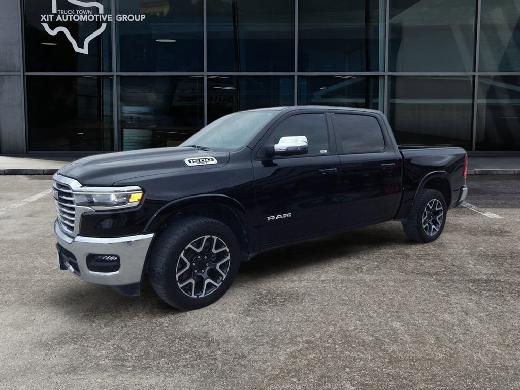 Used 2025 RAM 1500 Laramie AWD/4WD image 8