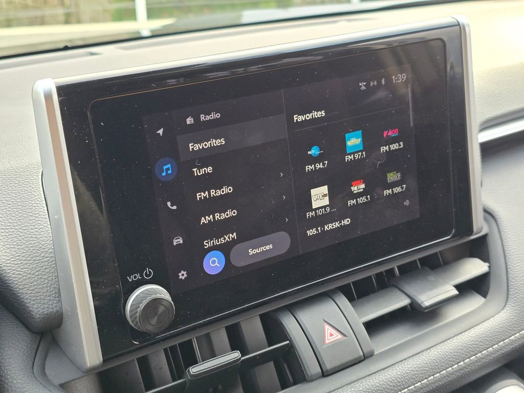 Used 2023 Toyota RAV4 LE image 31