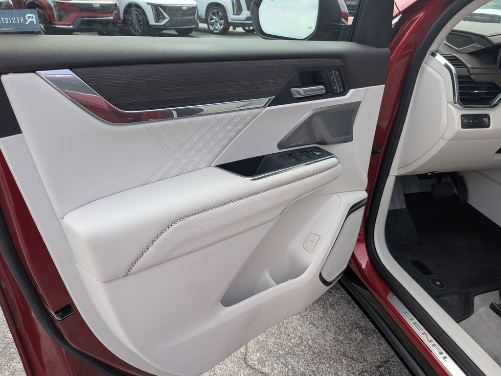 Certified 2025 GMC Acadia Denali w/ Super Cruise Package FWD image 9