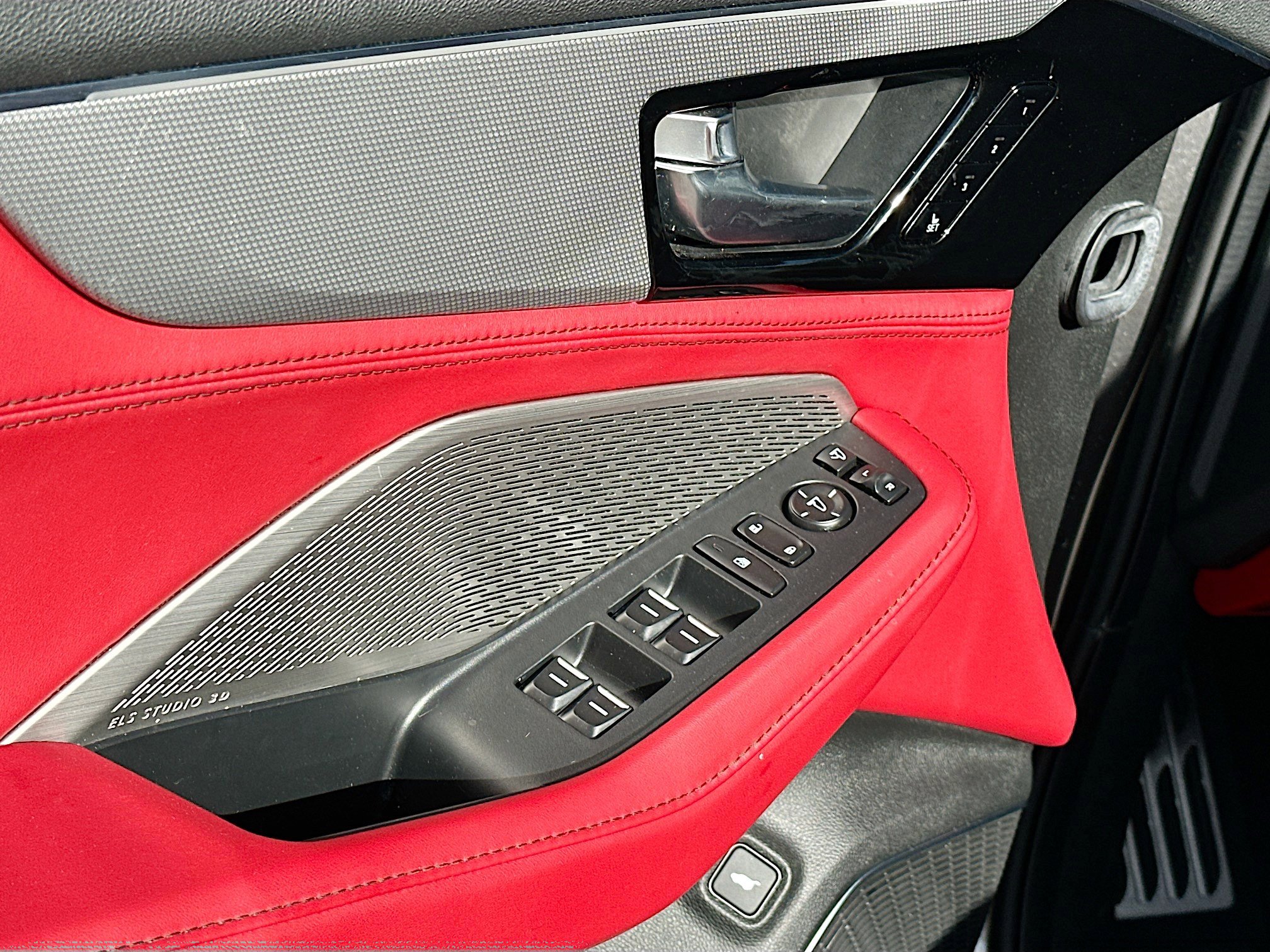 Used 2024 Acura MDX A-Spec image 18