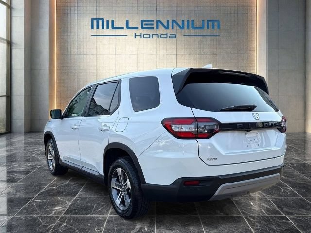 Used 2024 Honda Pilot EX-L image 3