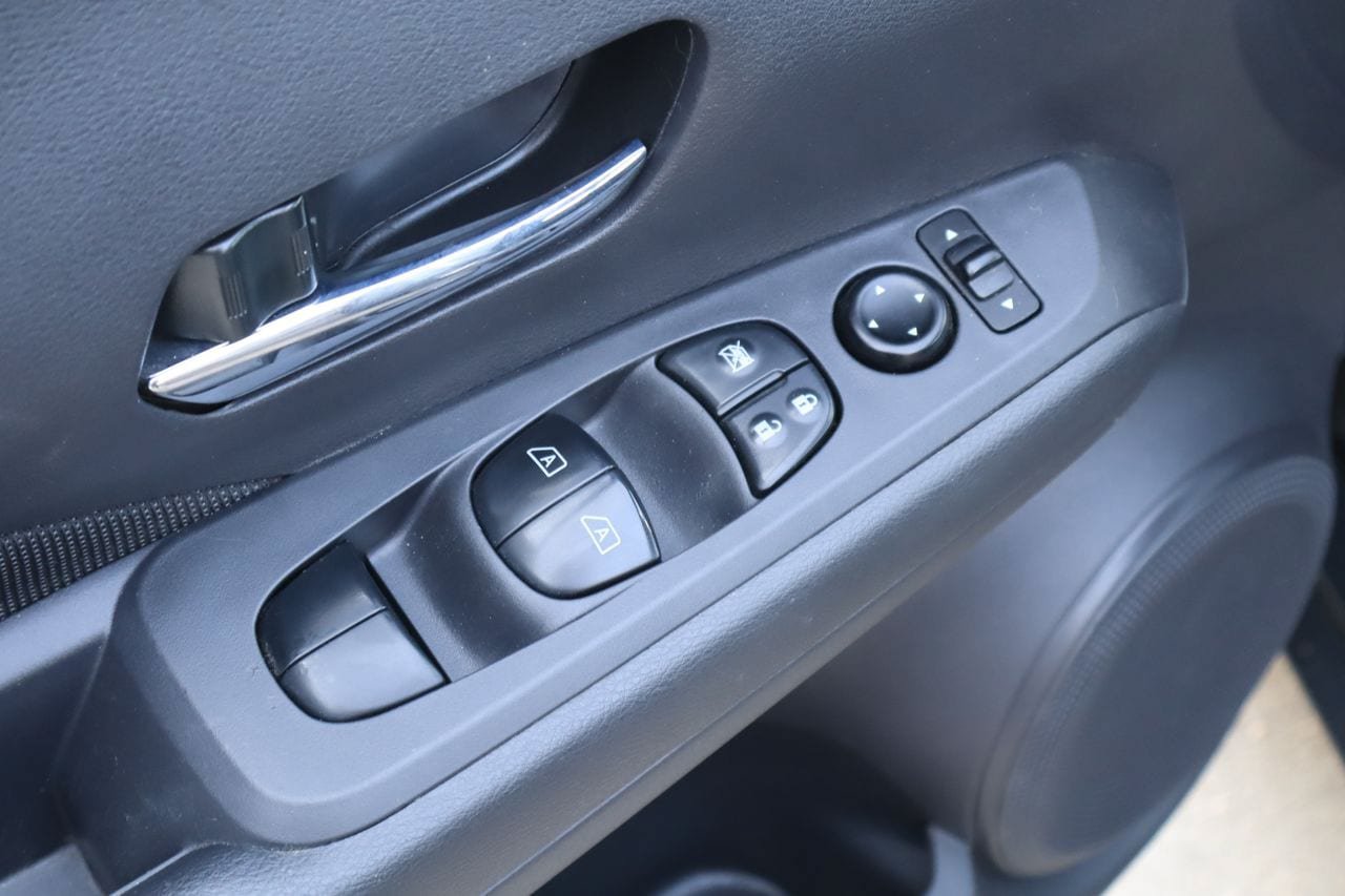 Used 2022 Nissan Kicks SV w/ Interior Electronics Package FWD image 20