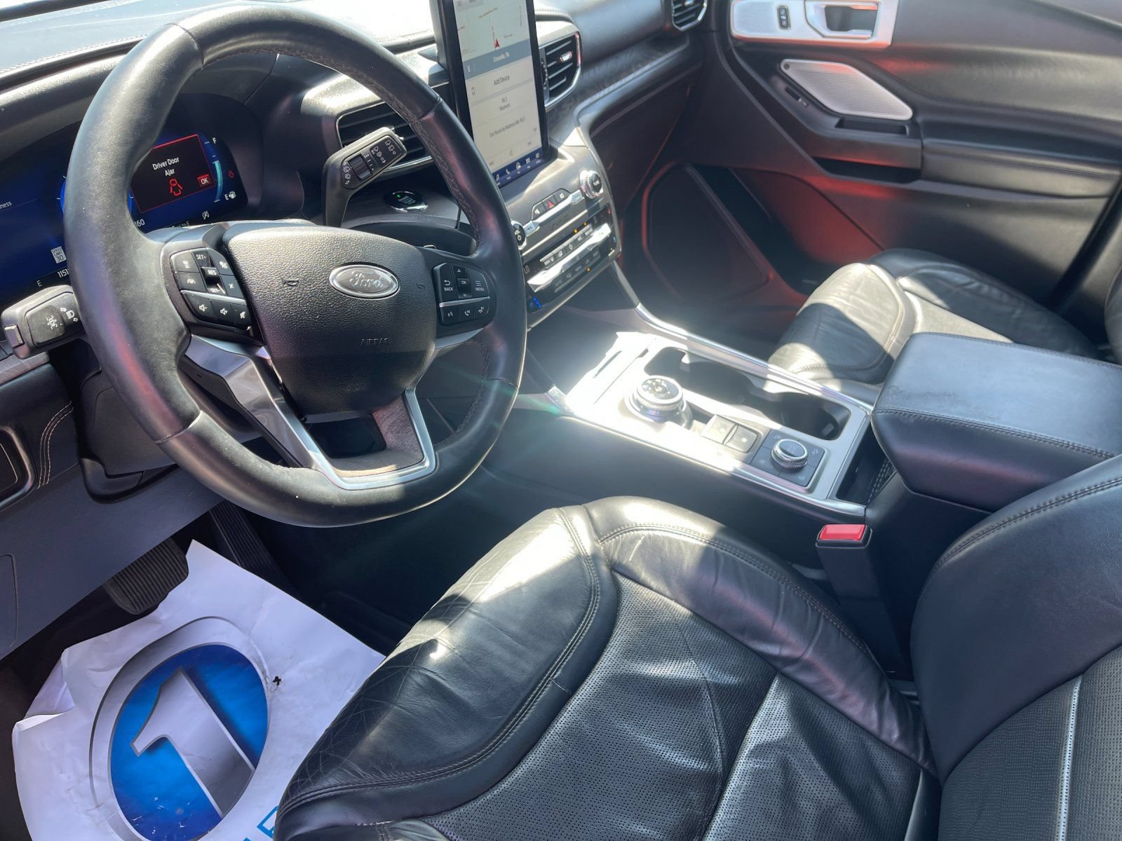 Used 2020 Ford Explorer Platinum w/ Premium Technology Package AWD/4WD image 10