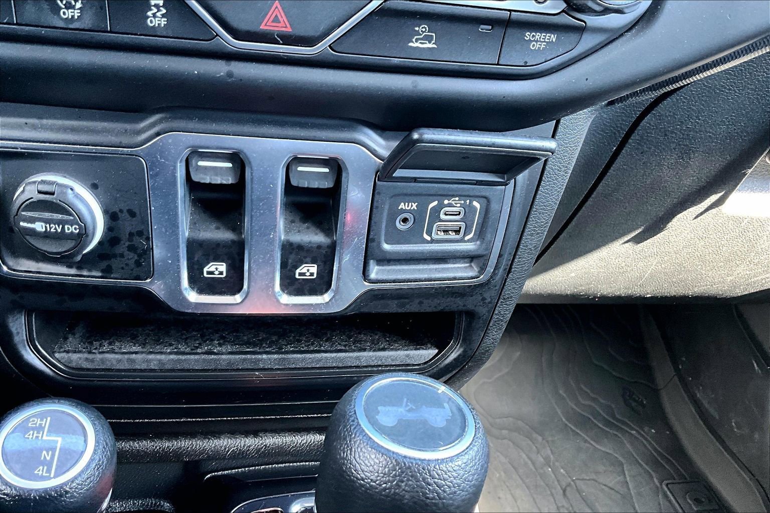 Used 2023 Jeep Wrangler Sport S image 16