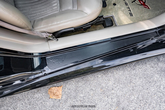 Used 2001 Chevrolet Corvette Coupe w/ Preferred Equipment Group1 image 37