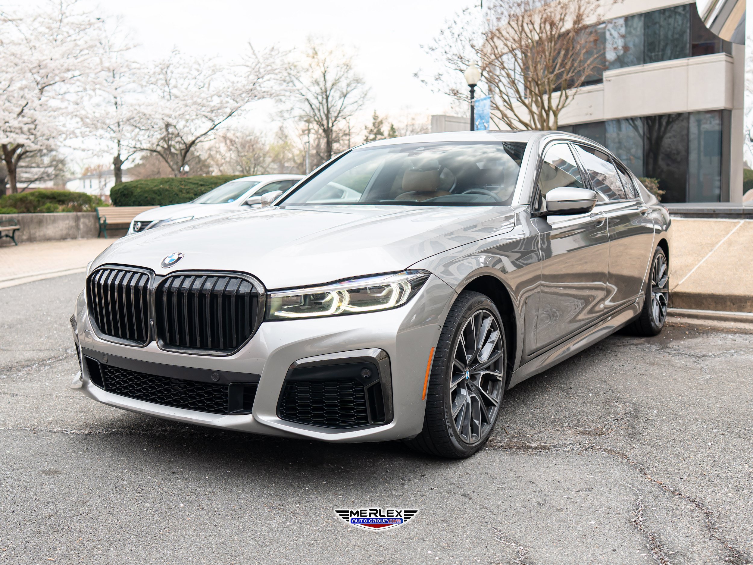 Used 2021 BMW 750i xDrive w/ M Sport Package AWD/4WD image 3