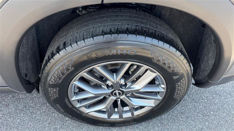 Used 2024 Nissan Rogue S AWD/4WD image 30