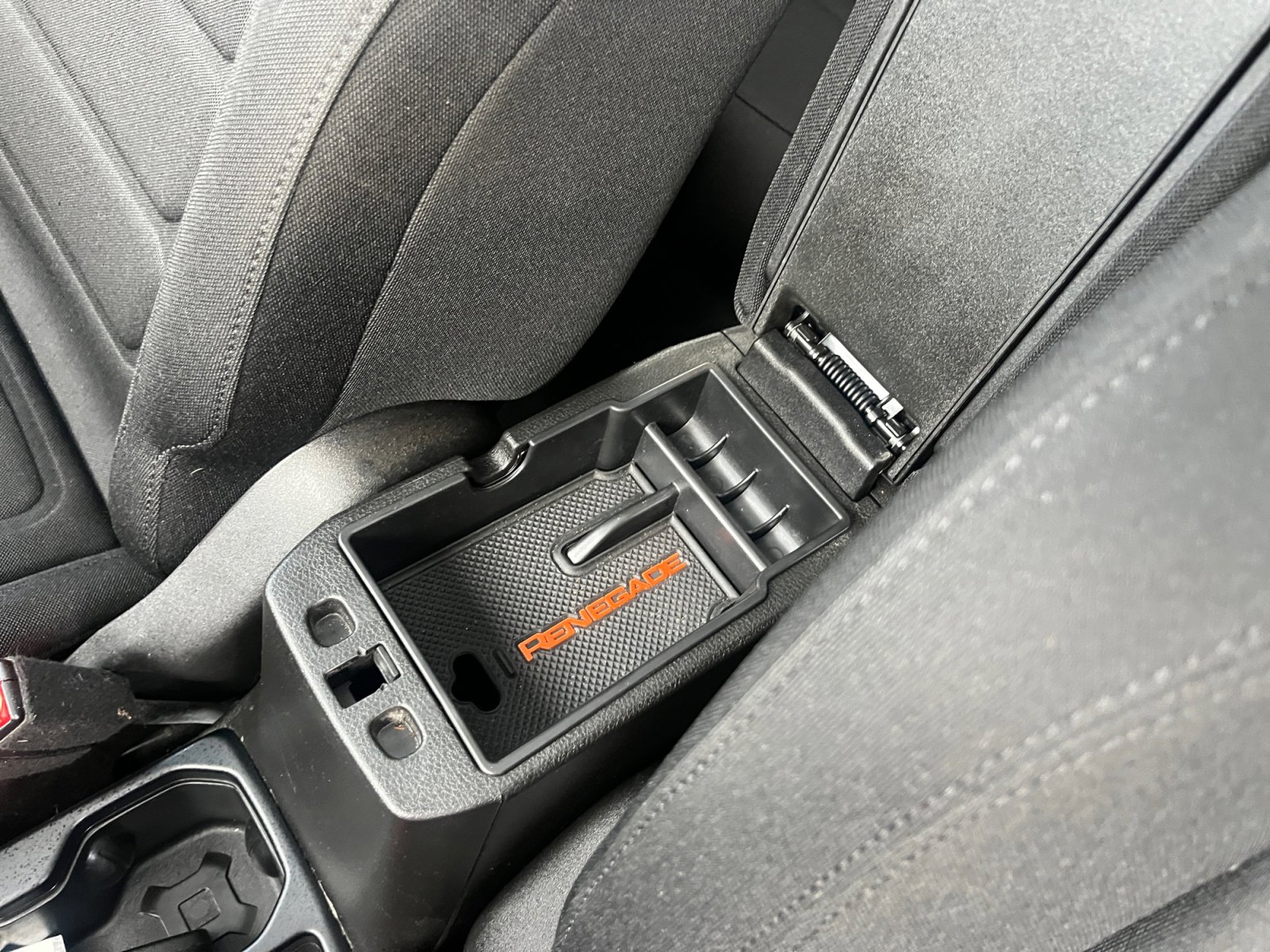 Used 2020 Jeep Renegade Latitude w/ UConnect 8.4 Nav Group image 15