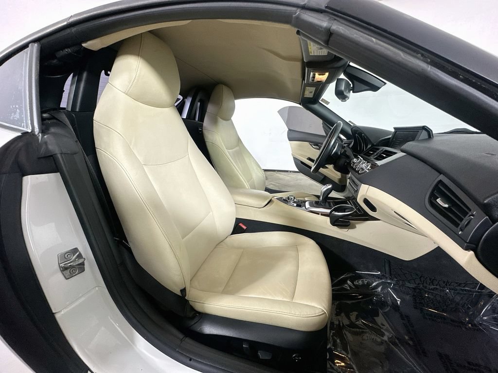 Used 2012 BMW Z4 sDrive28i RWD image 10