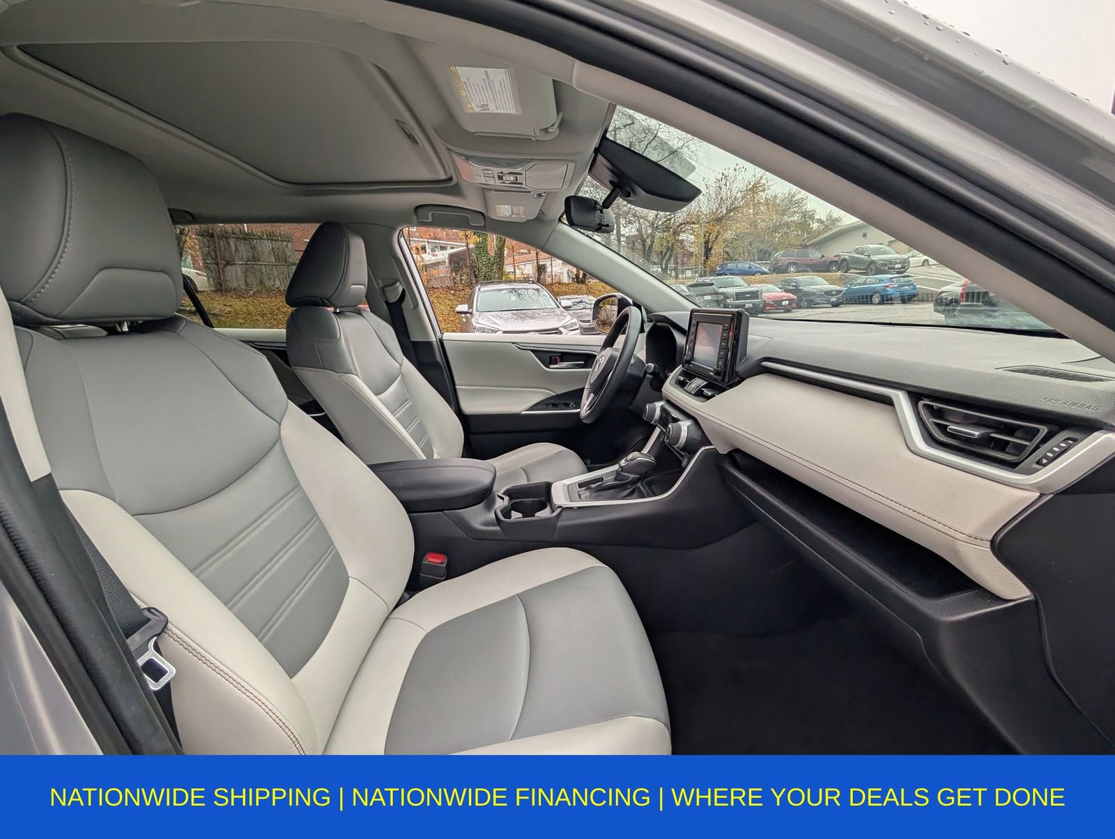 Used 2021 Toyota RAV4 XLE Premium image 16