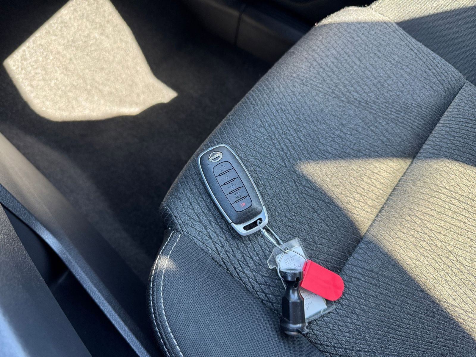 Used 2025 Nissan Rogue SV image 21