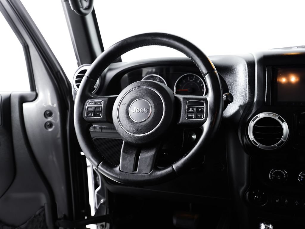 Used 2014 Jeep Wrangler Unlimited Rubicon w/ Dual Top Group AWD/4WD image 20