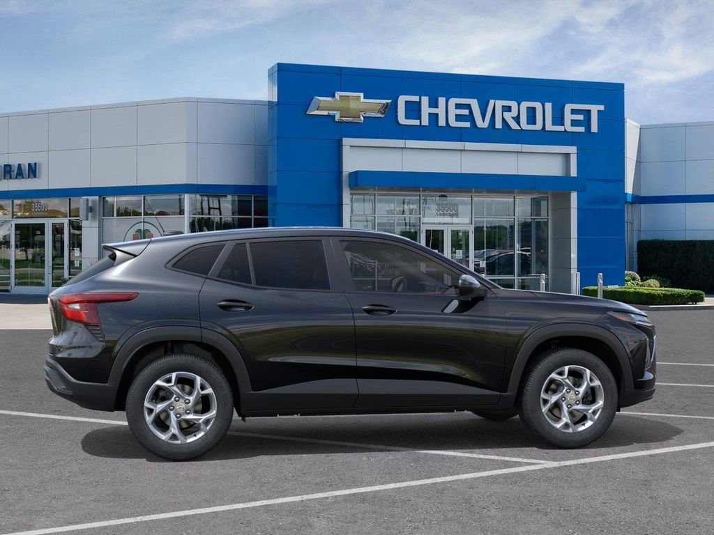 New 2026 Chevrolet Trax LS w/ LS Convenience Package FWD image 5