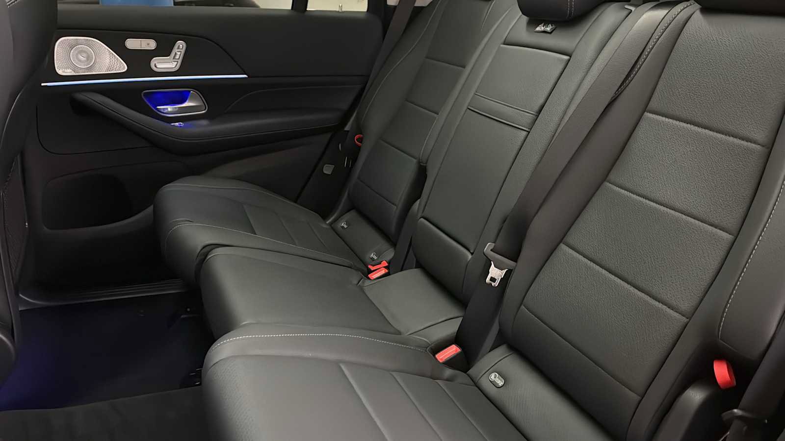 New 2026 Mercedes-Benz GLS 450 4MATIC image 33