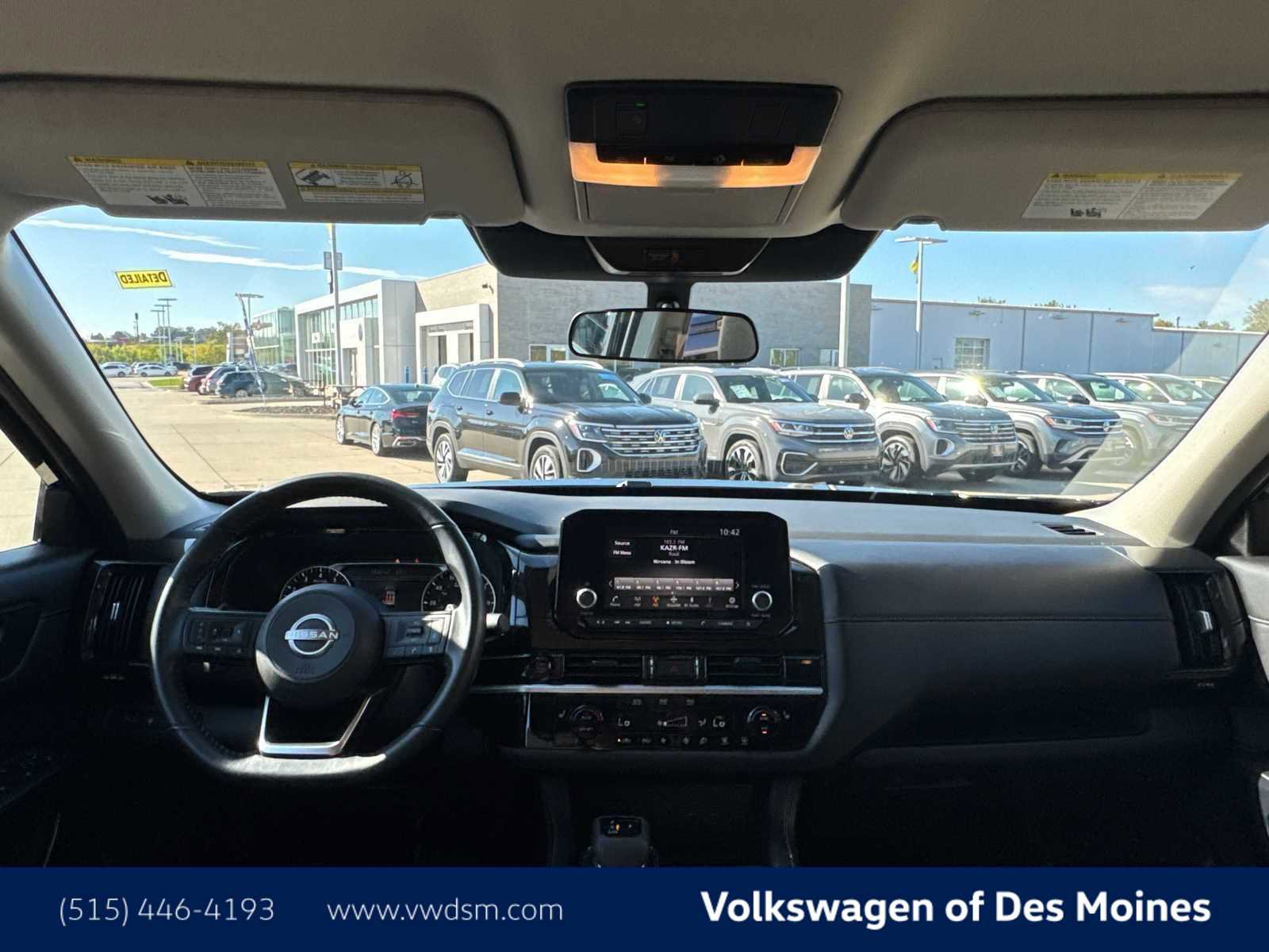 Used 2025 Nissan Pathfinder SV image 10