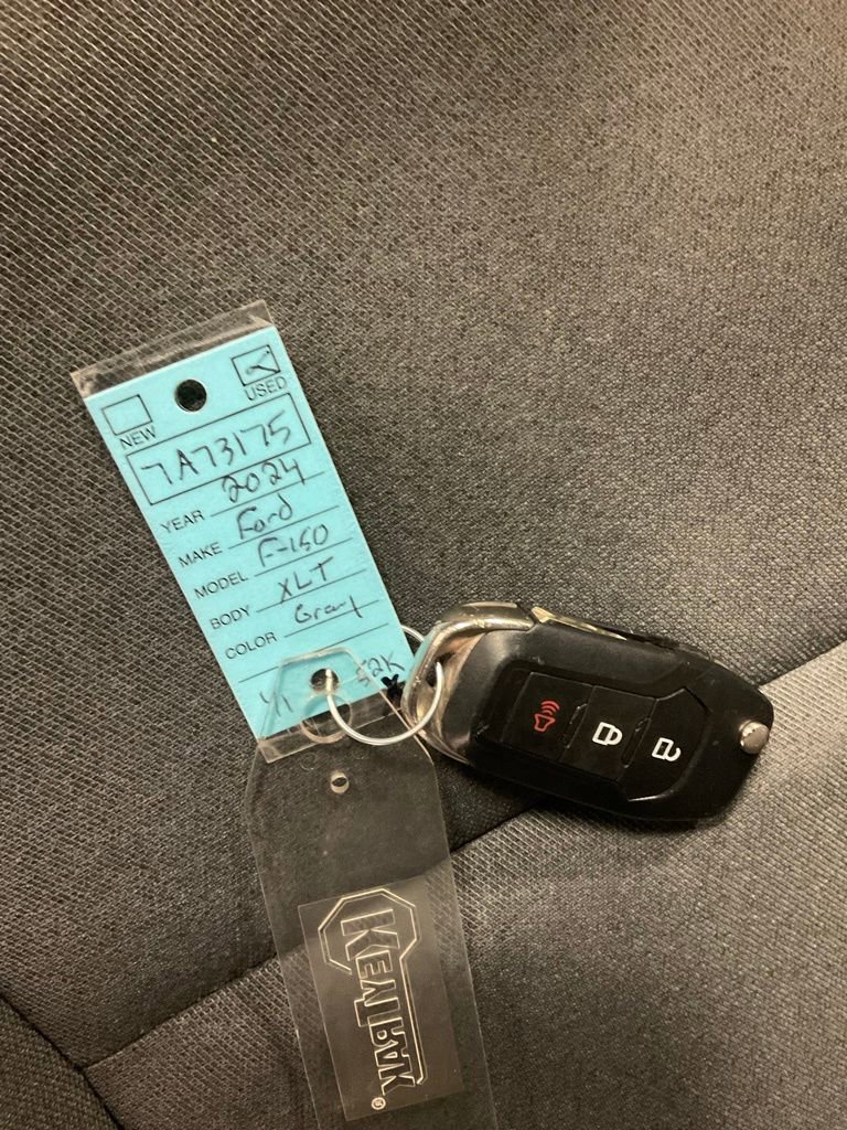 Used 2024 Ford F150 XLT w/ Mobile Office Package image 37