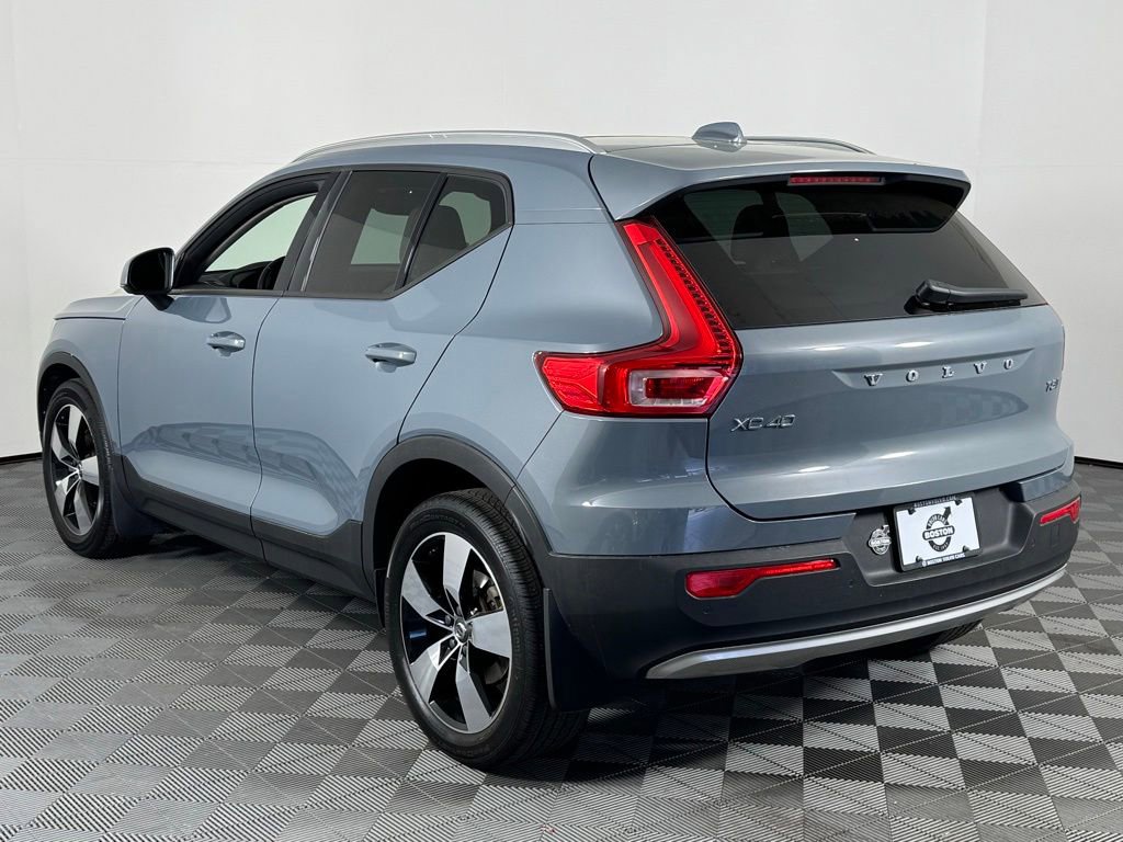 Used 2020 Volvo XC40 T5 Momentum w/ Premium Package AWD/4WD image 12
