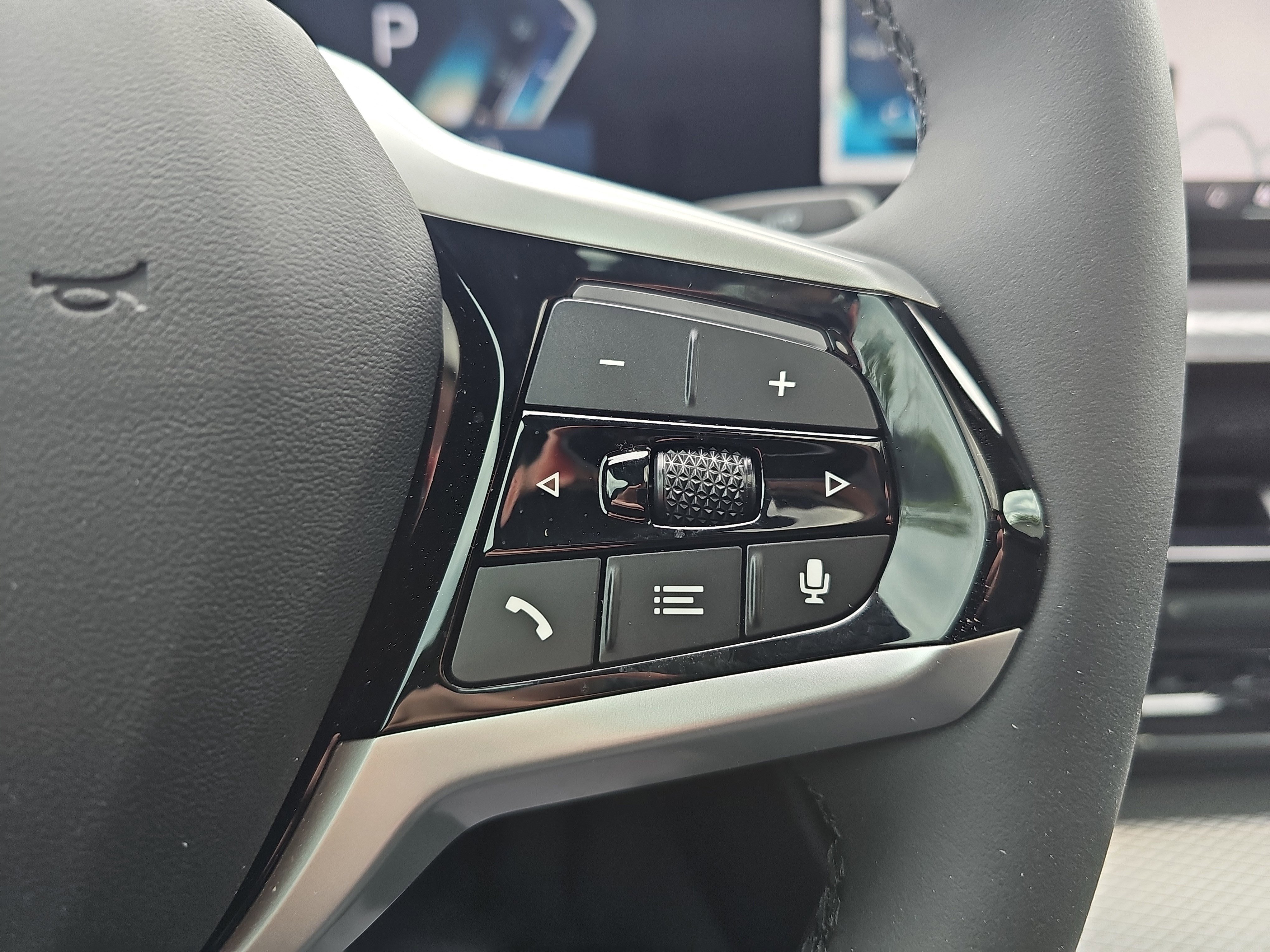Certified 2025 BMW i4 eDrive40 w/ Premium Package RWD image 20