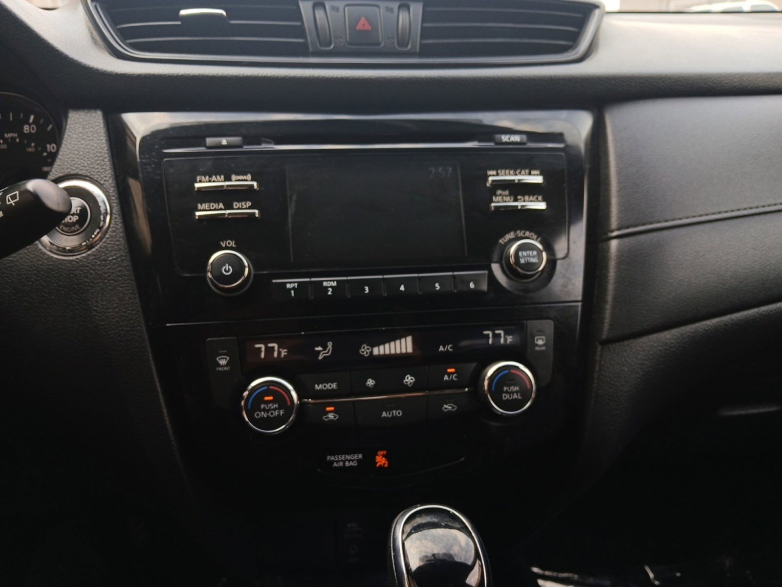 Used 2017 Nissan Rogue SV image 21