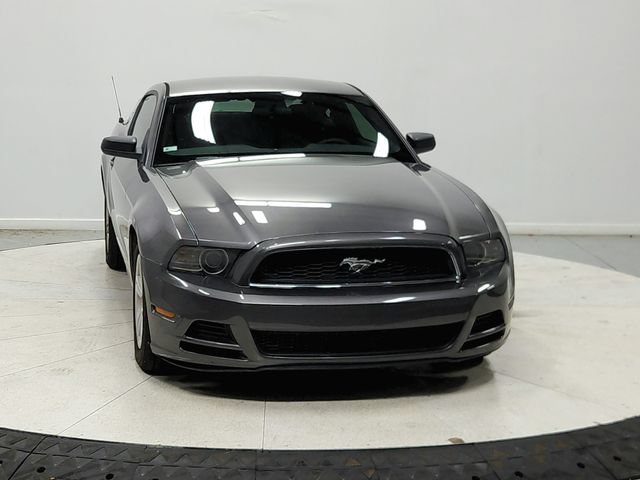 Used 2014 Ford Mustang Coupe RWD image 3
