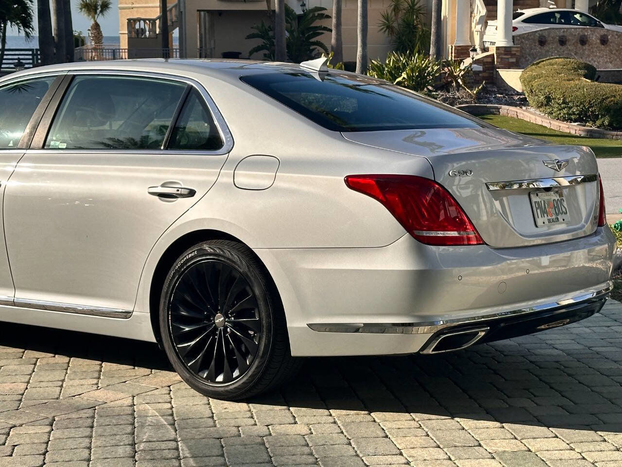 Used 2017 Genesis G90 5.0 Ultimate image 5