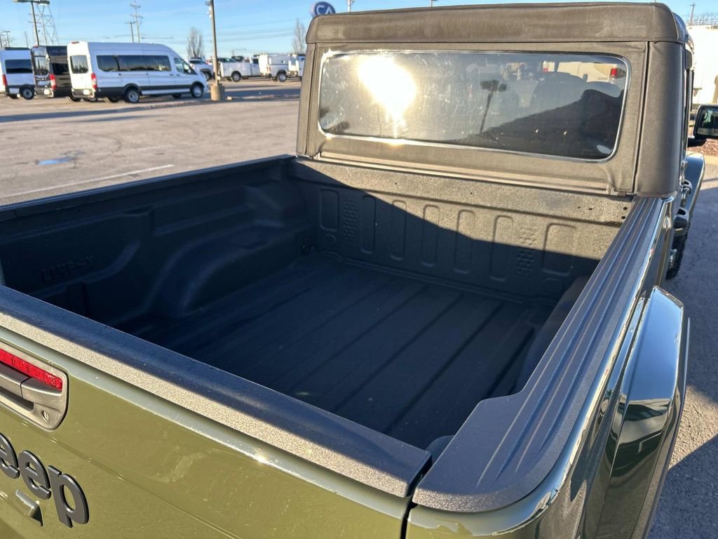 Used 2021 Jeep Gladiator Sport image 13